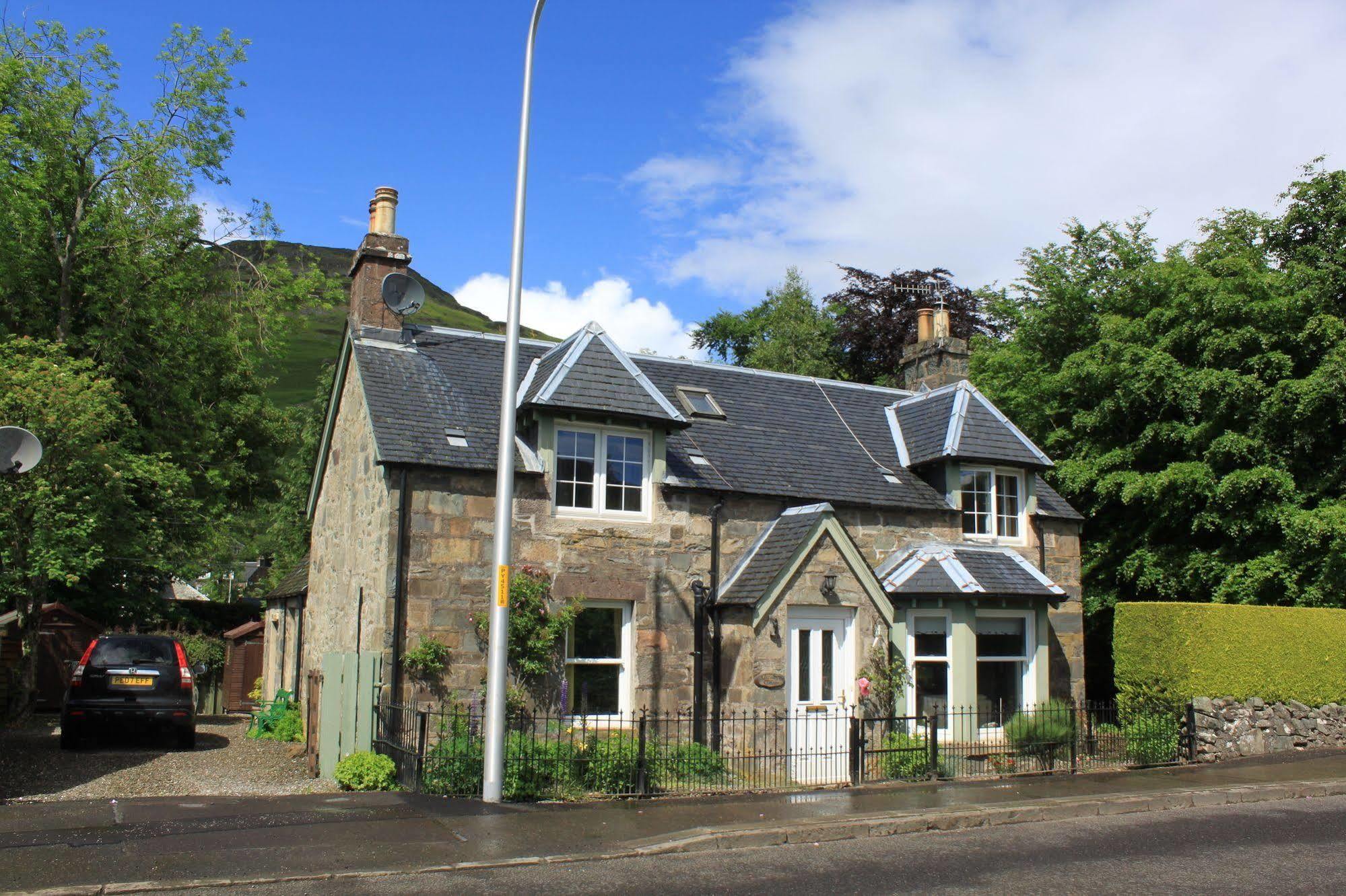 Glenalbyn Cottage Saint Fillans Eksteriør billede